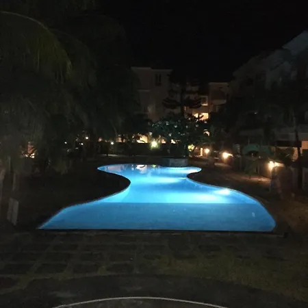 Spacious 4 Bedrooms Townhouse With Pool Near The Beach & City Center Grand-Baie Exterior photo