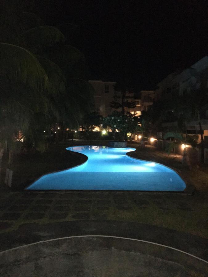 Spacious 4 Bedrooms Townhouse With Pool Near The & Center شقة *