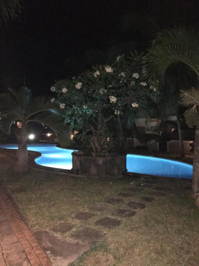 Spacious 4 Bedrooms Townhouse With Pool Near The & Center *
